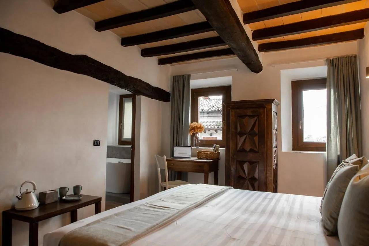 Bed and Breakfast Dimidium Canossa 0*,  Italia