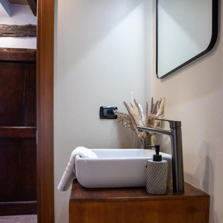 Dimidium Bed & Breakfast Canossa Italy